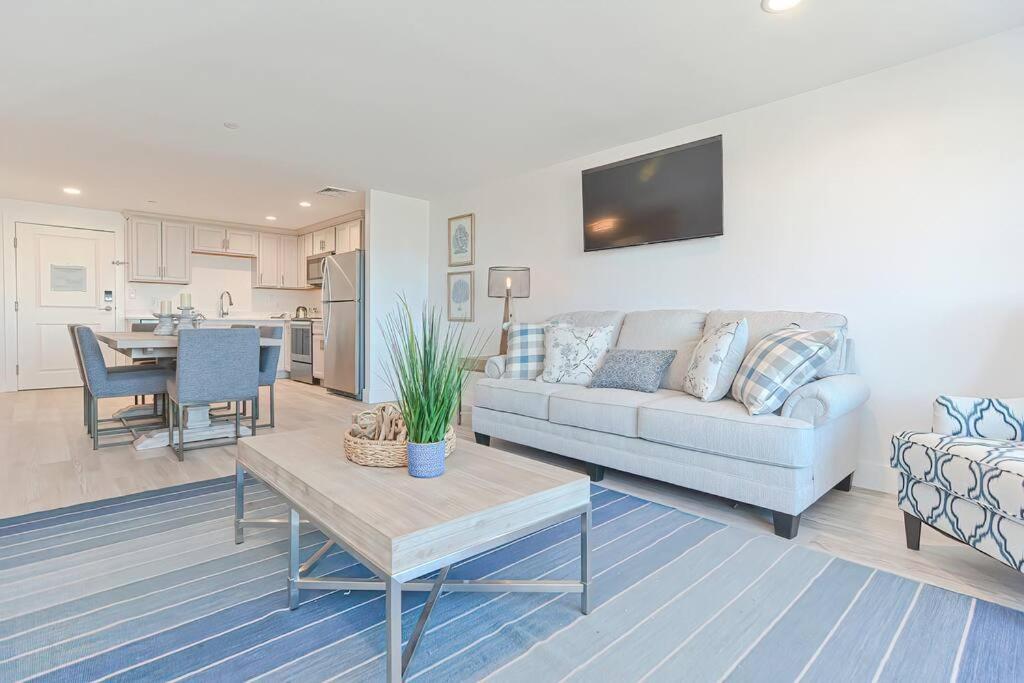 Downtown Plymouth Waterfront Luxury Condos Dış mekan fotoğraf