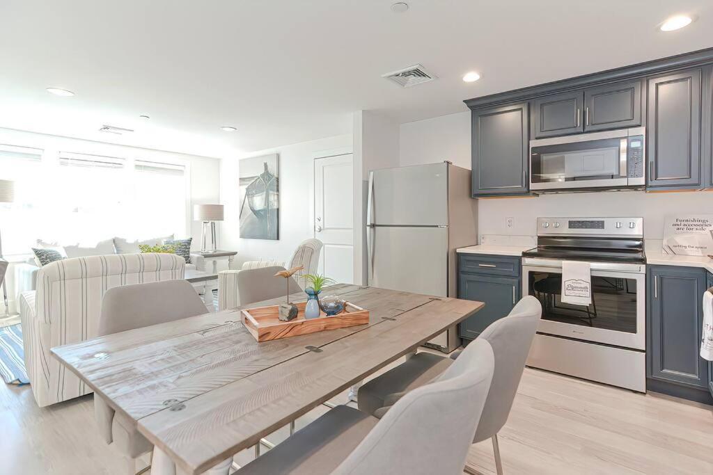 Downtown Plymouth Waterfront Luxury Condos Dış mekan fotoğraf
