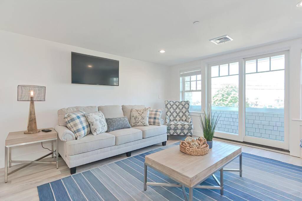 Downtown Plymouth Waterfront Luxury Condos Dış mekan fotoğraf
