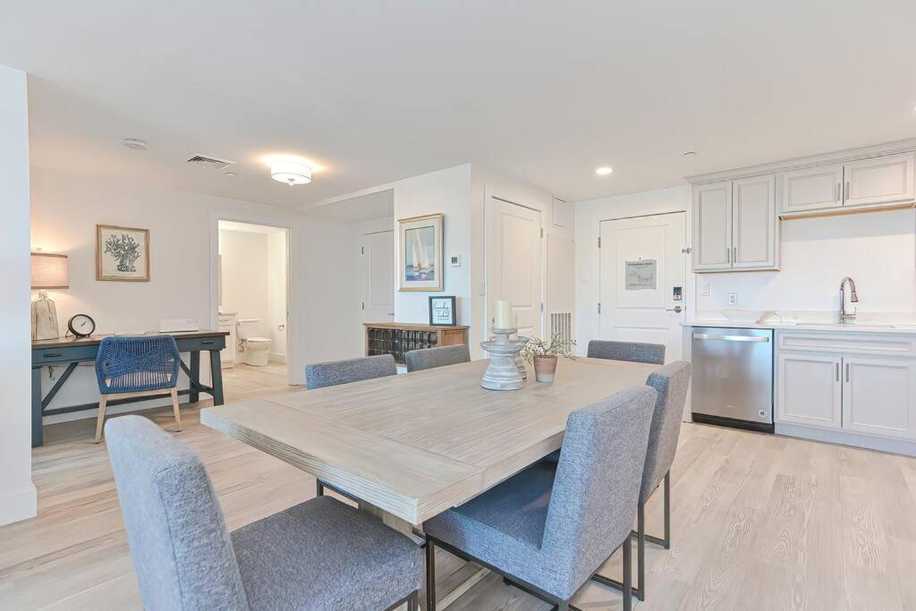 Downtown Plymouth Waterfront Luxury Condos Dış mekan fotoğraf